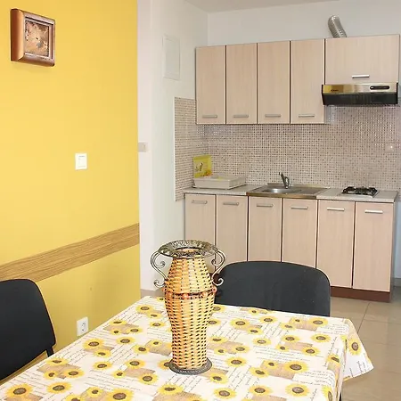 Apartament Tina Pag Town